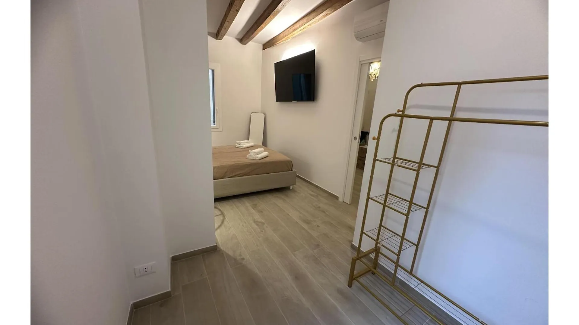 Classic Venice House 2 Holiday home